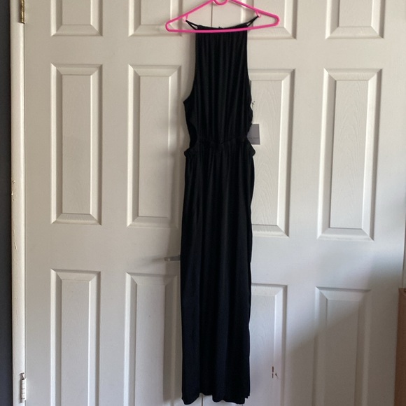 •Bella Dahl Halter Cutout Jumpsuit Cropped - Picture 5 of 8